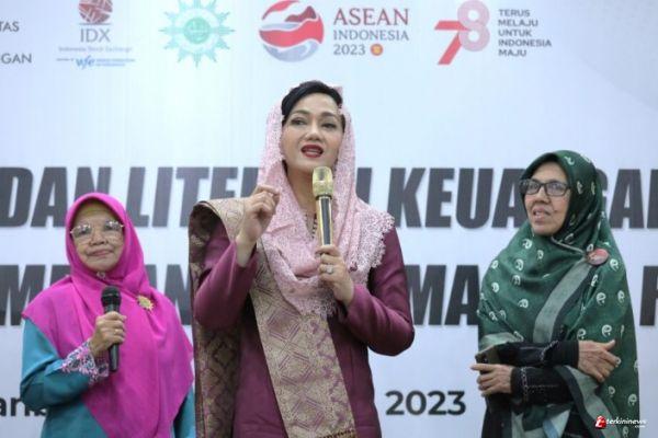 Ojk Beri Edukasi Para Perempuan Riau Tingkatkan Literasi Keuangan Di